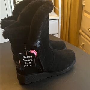 Skechers Women's Black Genuine Suede Winter Boots